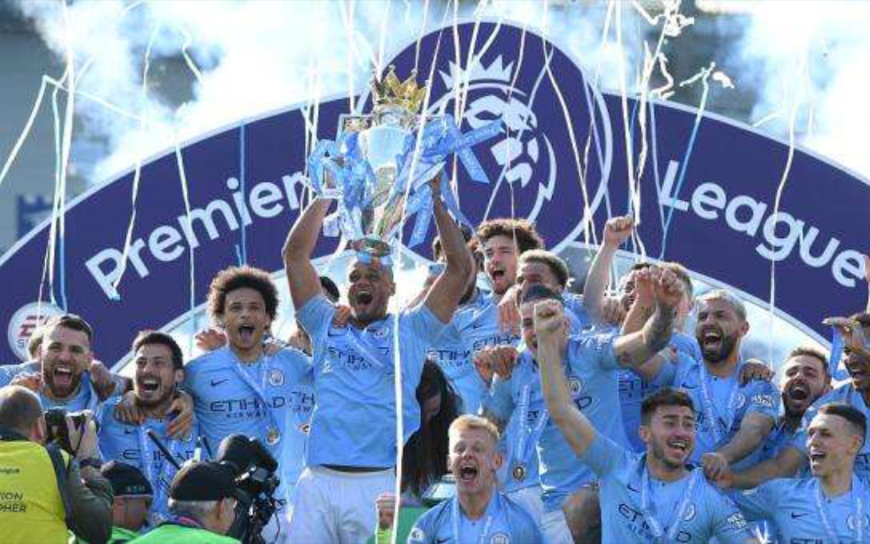 年级的学生 年级的学生